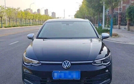 Volkswagen Golf VIII, 2022 год, 1 500 000 рублей, 2 фотография