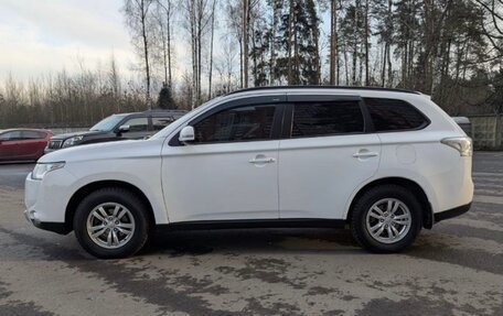 Mitsubishi Outlander III рестайлинг 3, 2013 год, 1 520 000 рублей, 2 фотография