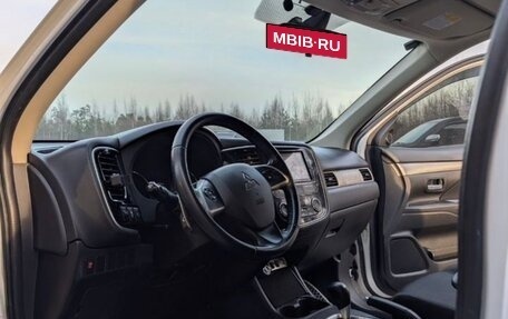 Mitsubishi Outlander III рестайлинг 3, 2013 год, 1 520 000 рублей, 7 фотография