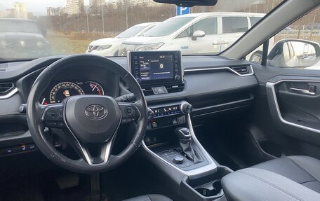 Toyota RAV4, 2020 год, 3 300 000 рублей, 4 фотография