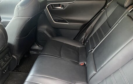 Toyota RAV4, 2020 год, 3 300 000 рублей, 14 фотография