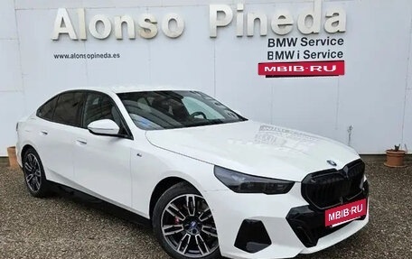 BMW 5 серия, 2025 год, 12 500 000 рублей, 7 фотография