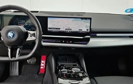 BMW 5 серия, 2025 год, 12 500 000 рублей, 23 фотография