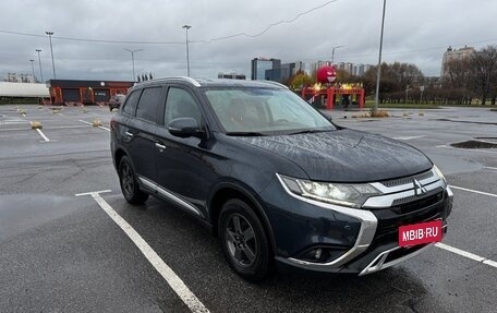 Mitsubishi Outlander III рестайлинг 3, 2019 год, 2 800 000 рублей, 5 фотография