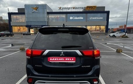 Mitsubishi Outlander III рестайлинг 3, 2019 год, 2 800 000 рублей, 8 фотография