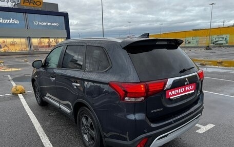 Mitsubishi Outlander III рестайлинг 3, 2019 год, 2 800 000 рублей, 9 фотография