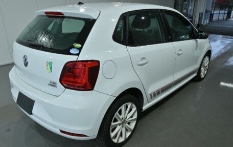 Volkswagen Polo VI (EU Market), 2016 год, 860 000 рублей, 3 фотография
