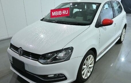 Volkswagen Polo VI (EU Market), 2016 год, 860 000 рублей, 2 фотография