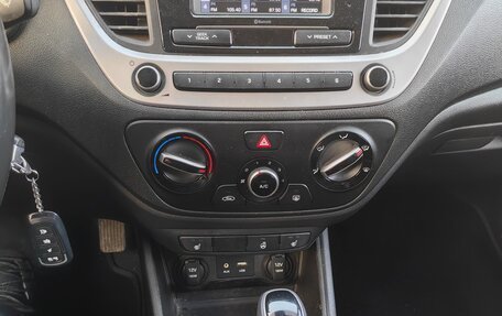 Hyundai Solaris II рестайлинг, 2018 год, 1 300 000 рублей, 10 фотография