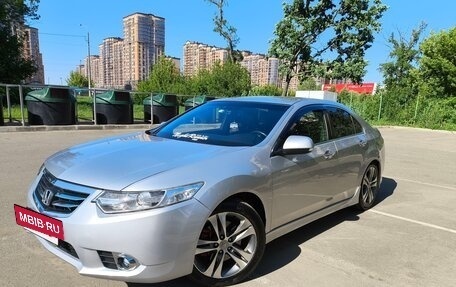 Honda Accord VIII рестайлинг, 2011 год, 1 000 000 рублей, 4 фотография