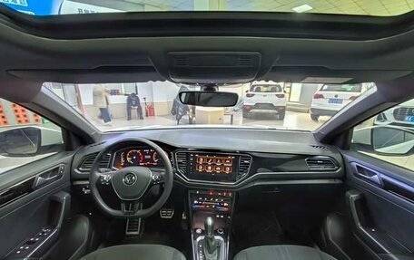 Volkswagen T-Roc I, 2021 год, 2 640 030 рублей, 14 фотография