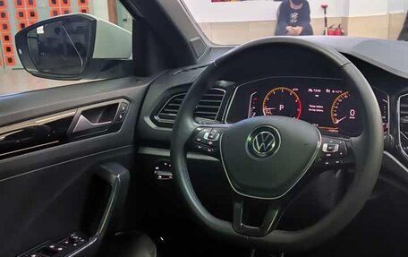 Volkswagen T-Roc I, 2021 год, 2 640 030 рублей, 26 фотография