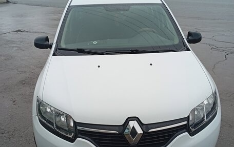 Renault Logan II, 2018 год, 620 000 рублей, 1 фотография