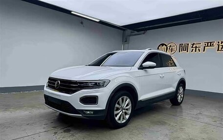 Volkswagen T-Roc I, 2022 год, 1 500 010 рублей, 1 фотография