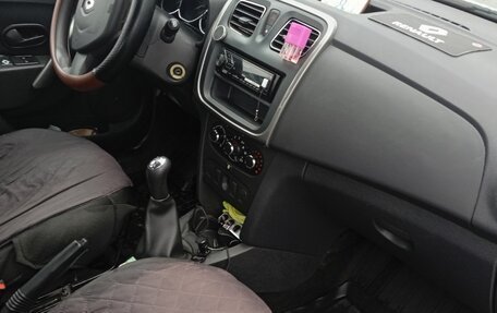 Renault Logan II, 2018 год, 620 000 рублей, 8 фотография