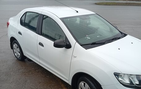 Renault Logan II, 2018 год, 620 000 рублей, 3 фотография