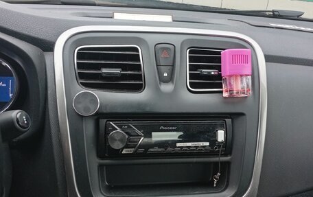 Renault Logan II, 2018 год, 620 000 рублей, 5 фотография