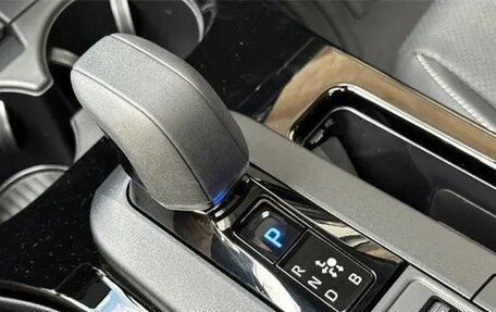 Toyota Prius IV XW50, 2025 год, 4 489 000 рублей, 18 фотография