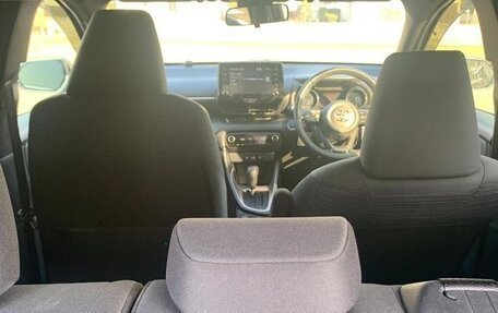 Toyota Yaris, 2022 год, 1 100 000 рублей, 26 фотография