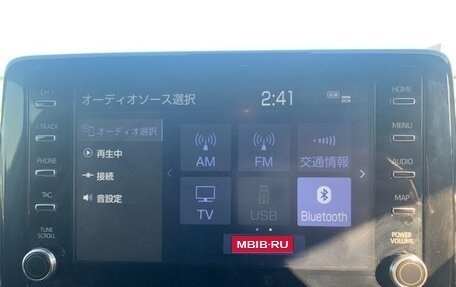 Toyota Yaris, 2022 год, 1 100 000 рублей, 29 фотография