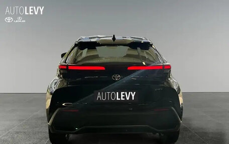 Toyota C-HR, 2025 год, 4 200 000 рублей, 4 фотография