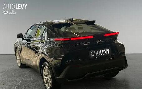 Toyota C-HR, 2025 год, 4 200 000 рублей, 6 фотография