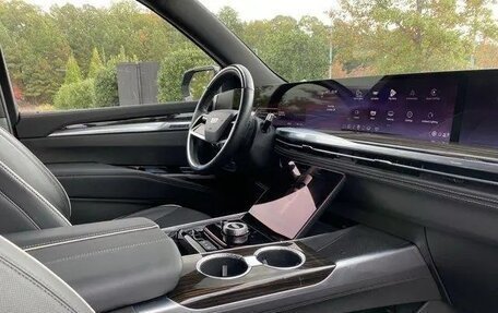 Cadillac Escalade V, 2025 год, 15 500 000 рублей, 12 фотография