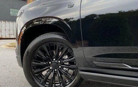 Cadillac Escalade V, 2025 год, 15 500 000 рублей, 10 фотография