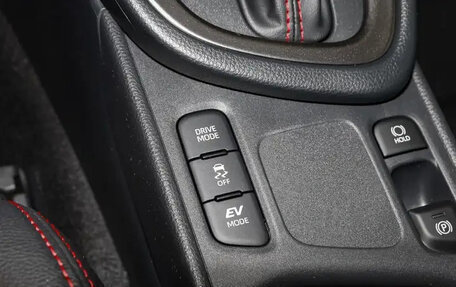 Toyota Yaris, 2025 год, 2 750 000 рублей, 4 фотография