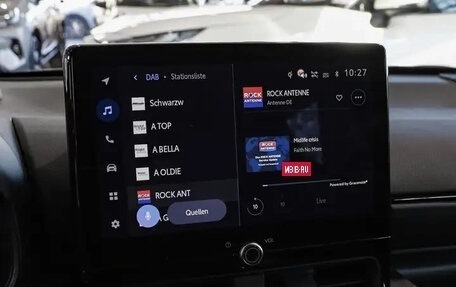 Toyota Yaris, 2025 год, 2 750 000 рублей, 9 фотография