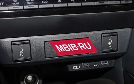 Toyota Yaris, 2025 год, 2 750 000 рублей, 10 фотография