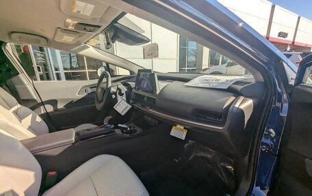 Toyota Prius IV XW50, 2025 год, 4 503 000 рублей, 14 фотография