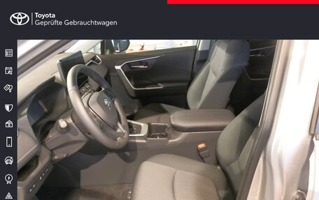 Toyota RAV4, 2024 год, 6 950 000 рублей, 5 фотография