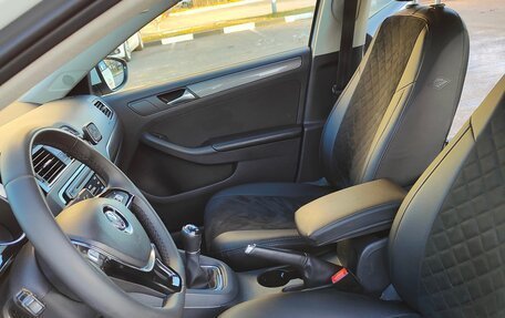 Volkswagen Jetta VI, 2016 год, 1 350 000 рублей, 16 фотография