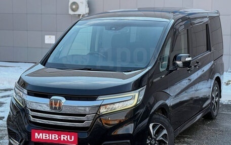 Honda Stepwgn IV, 2021 год, 1 900 000 рублей, 4 фотография