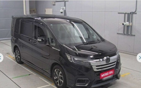 Honda Stepwgn IV, 2021 год, 1 900 000 рублей, 5 фотография