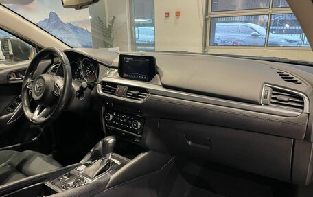 Mazda 6, 2018 год, 1 890 000 рублей, 10 фотография