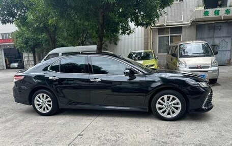 Toyota Camry, 2022 год, 2 300 000 рублей, 4 фотография