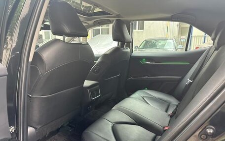 Toyota Camry, 2022 год, 2 300 000 рублей, 9 фотография