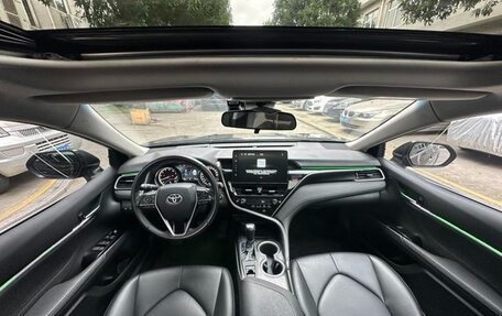 Toyota Camry, 2022 год, 2 300 000 рублей, 8 фотография