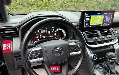 Toyota Land Cruiser, 2022 год, 10 500 000 рублей, 12 фотография