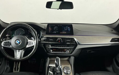 BMW 5 серия, 2018 год, 4 399 000 рублей, 15 фотография
