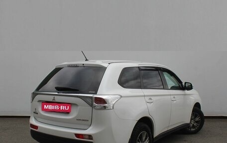 Mitsubishi Outlander III рестайлинг 3, 2013 год, 1 239 000 рублей, 5 фотография