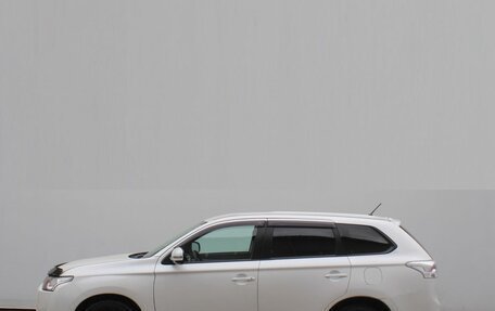 Mitsubishi Outlander III рестайлинг 3, 2013 год, 1 239 000 рублей, 8 фотография