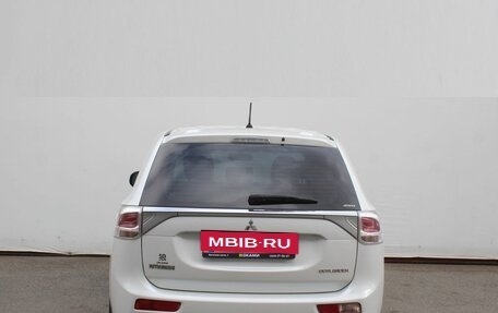 Mitsubishi Outlander III рестайлинг 3, 2013 год, 1 239 000 рублей, 6 фотография