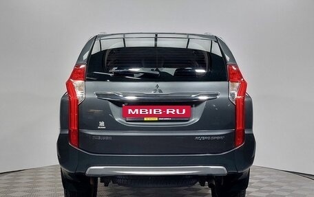 Mitsubishi Pajero Sport III рестайлинг, 2018 год, 3 199 000 рублей, 6 фотография