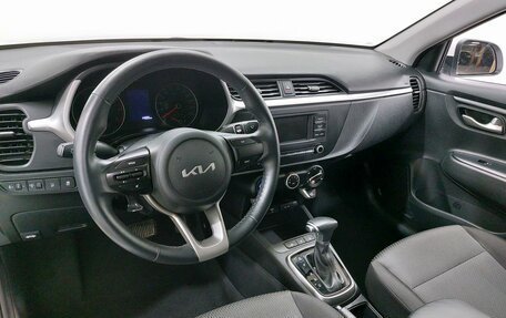 KIA Rio IV, 2021 год, 1 439 000 рублей, 10 фотография