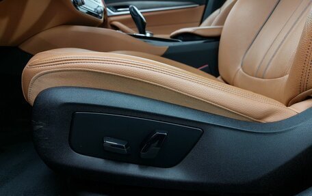 BMW 5 серия, 2019 год, 3 850 000 рублей, 15 фотография