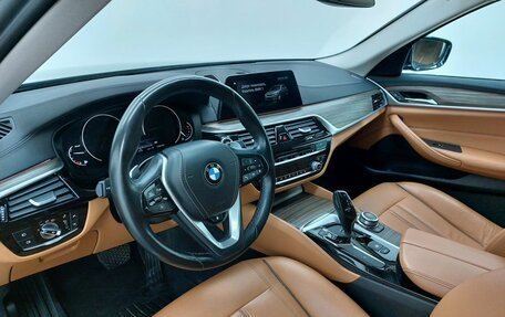 BMW 5 серия, 2019 год, 3 850 000 рублей, 10 фотография