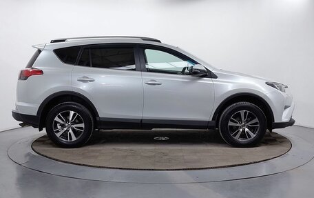 Toyota RAV4, 2018 год, 2 699 000 рублей, 4 фотография